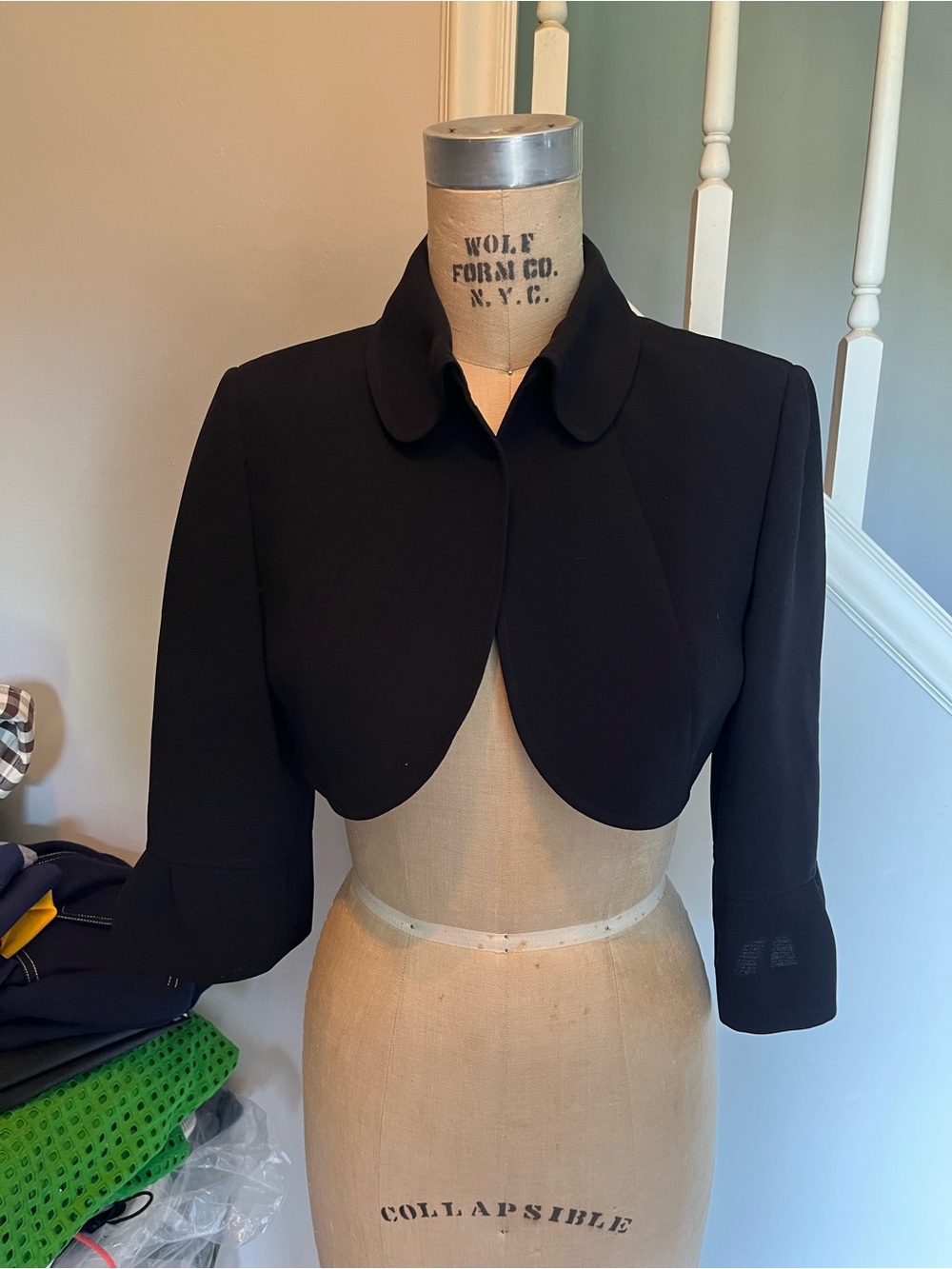 Tahari bolero jacket 6P